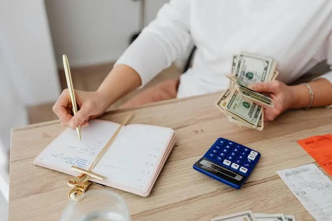 High-Yield Savings Accounts: How to Choose the Best One in 2026