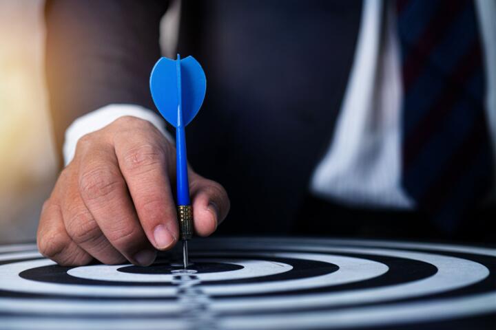 How to Set Achievable Short-Term and Long-Term Financial Goals