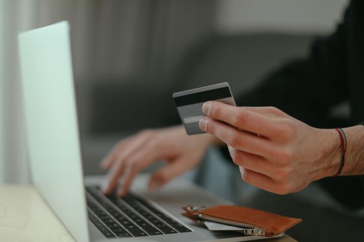 How to Switch Banks Without Missing Payments or Hitting Fees